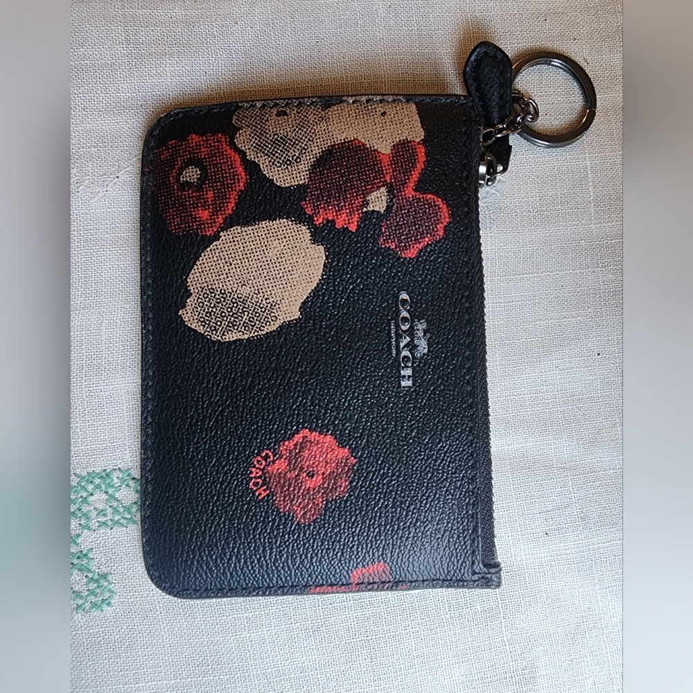 COACH Corner Zip Luxury Small Wristlet Black With Floral Pattern Logo F55824 EC